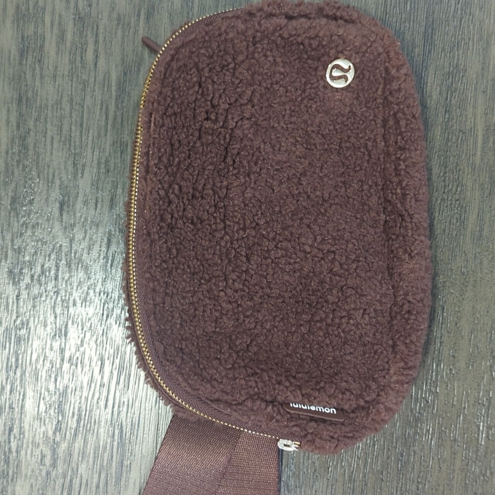 Lululemon Athletica Chocolate Sherpa Organizer